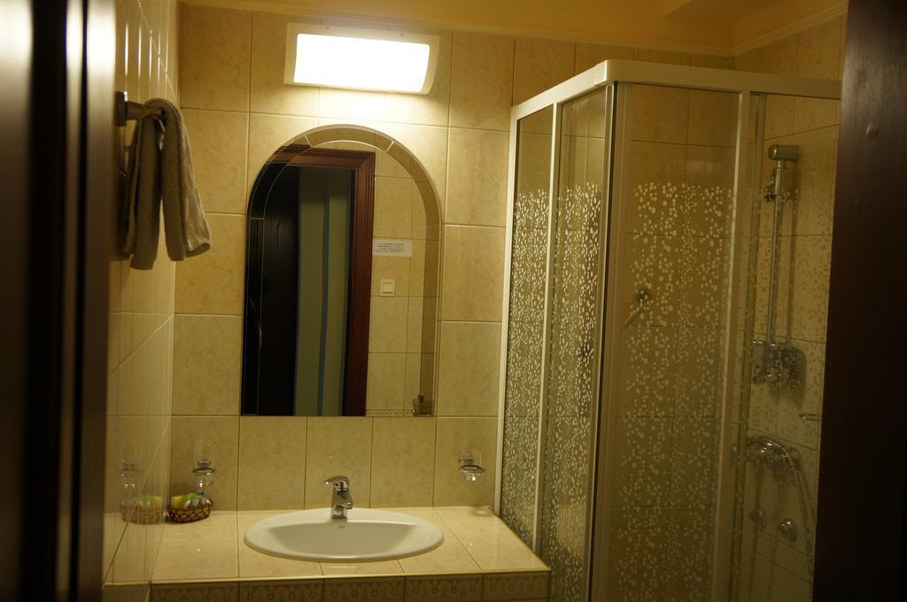 Kolibri Hotel Miskolc Luaran gambar
