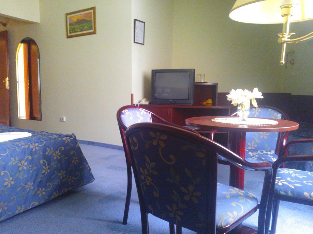 Kolibri Hotel Miskolc Bilik gambar
