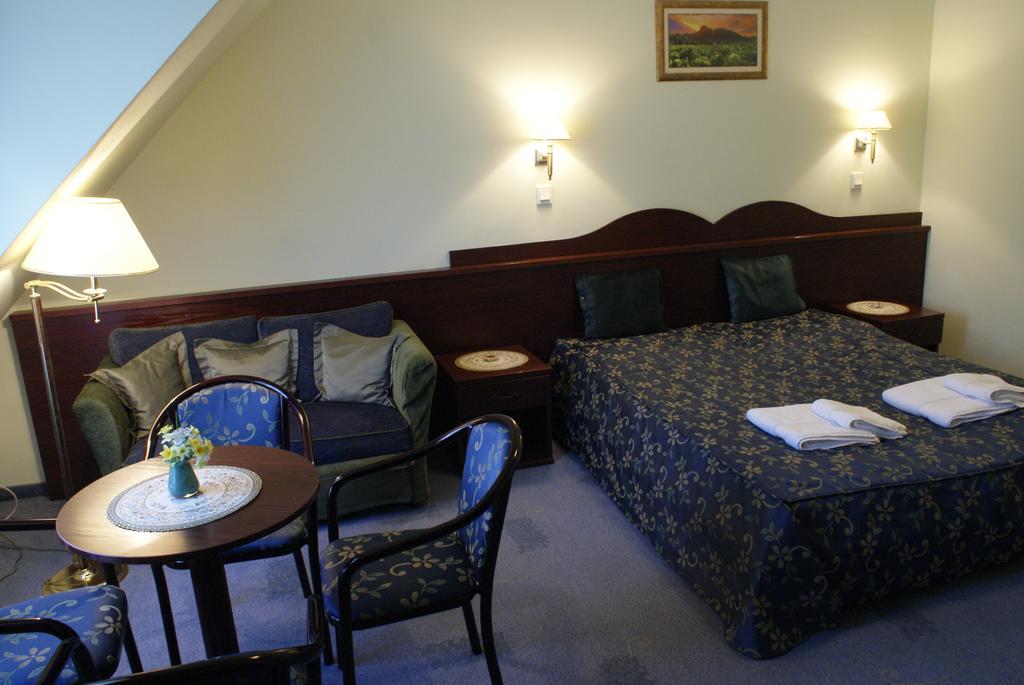 Kolibri Hotel Miskolc Luaran gambar