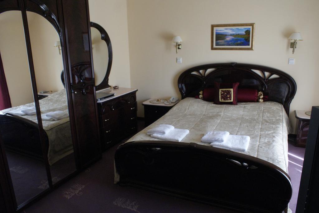 Kolibri Hotel Miskolc Luaran gambar