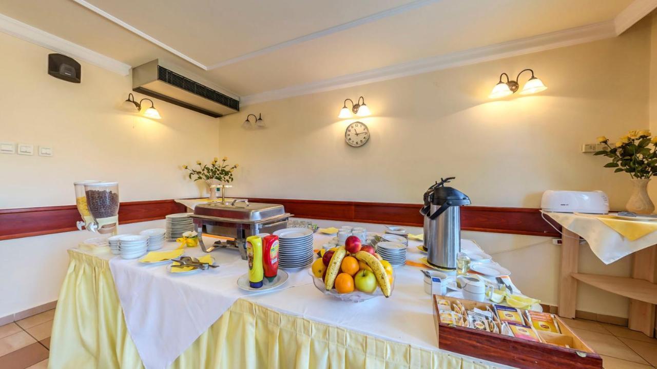 Kolibri Hotel Miskolc Luaran gambar