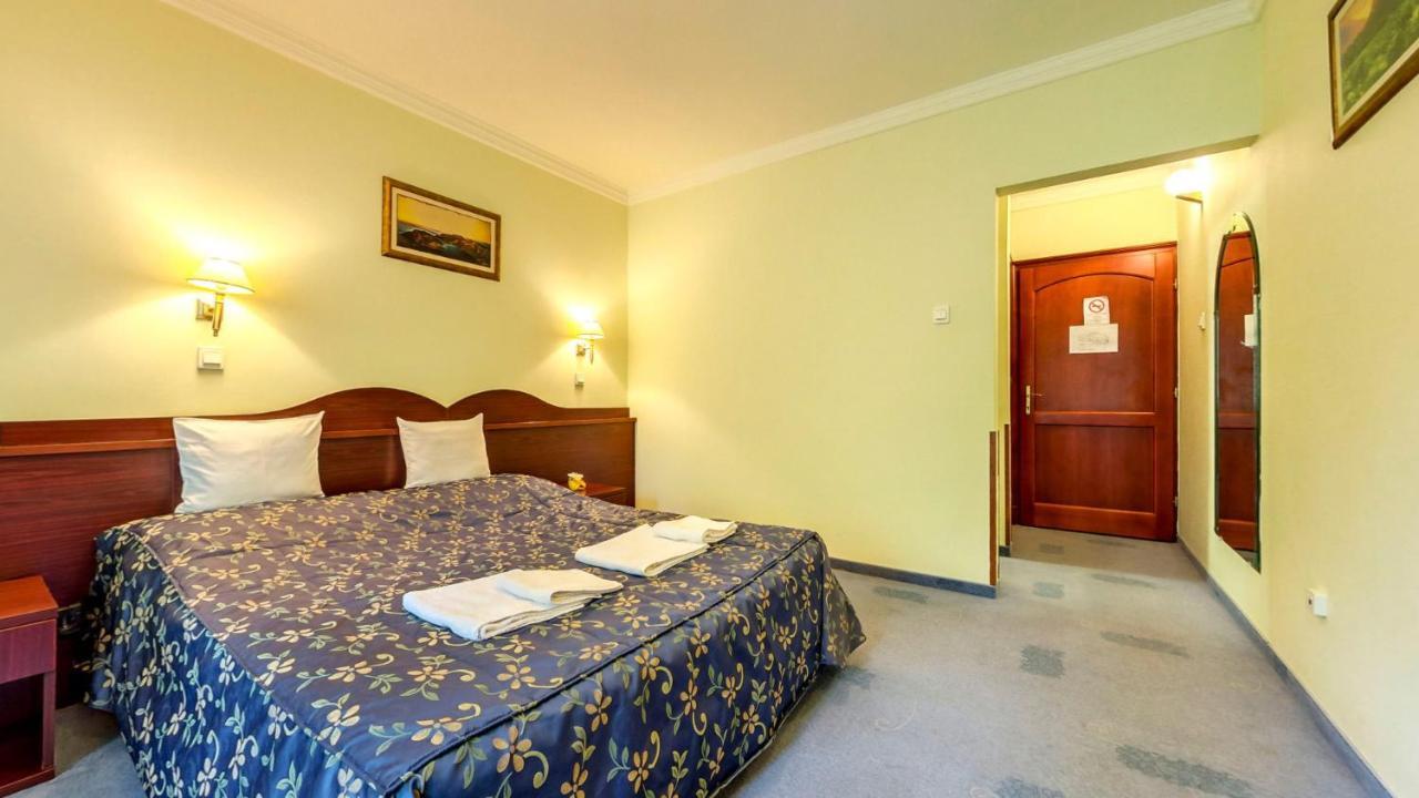 Kolibri Hotel Miskolc Luaran gambar